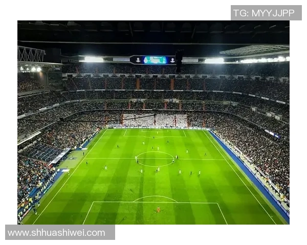 足球传奇巨星风采尽显,征战绿茵场的荣耀与激情! 足球传奇巨星风采尽显,征战绿茵场的荣耀与激情!